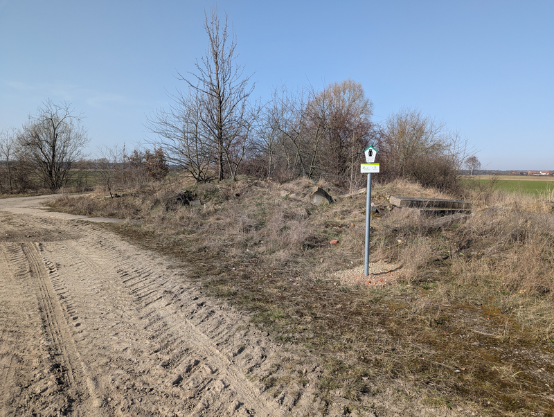 Hinsweisschild am Maifeuerplatz